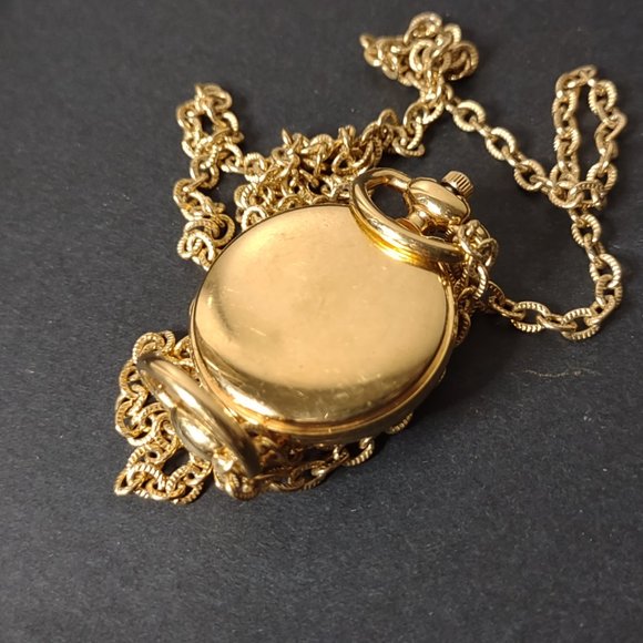 Very Pretty Roman Numeral Necklace Watch With Faux Pearls 29 Inches Long - Picture 3 of 7